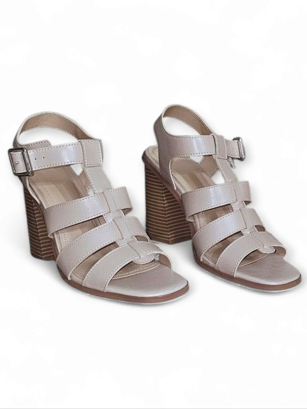 NWOT JustFab Jeanne Sandal